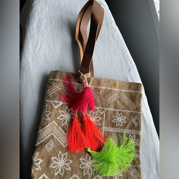 Beige Big Jute Bag. - Picture 2 of 7